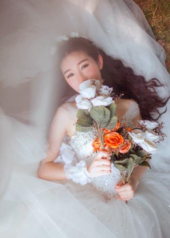 《朋友的未婚妻》中字